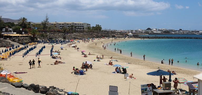 Imagen de playa Dorada, en Playa Blanca