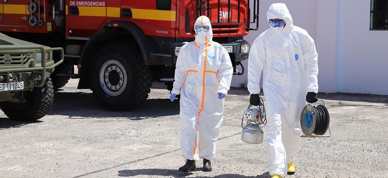 Labores de desinfección durante la crisis del coronavirus en Canarias
