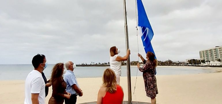 La playa de El Reducto estrena nueva Bandera Azul