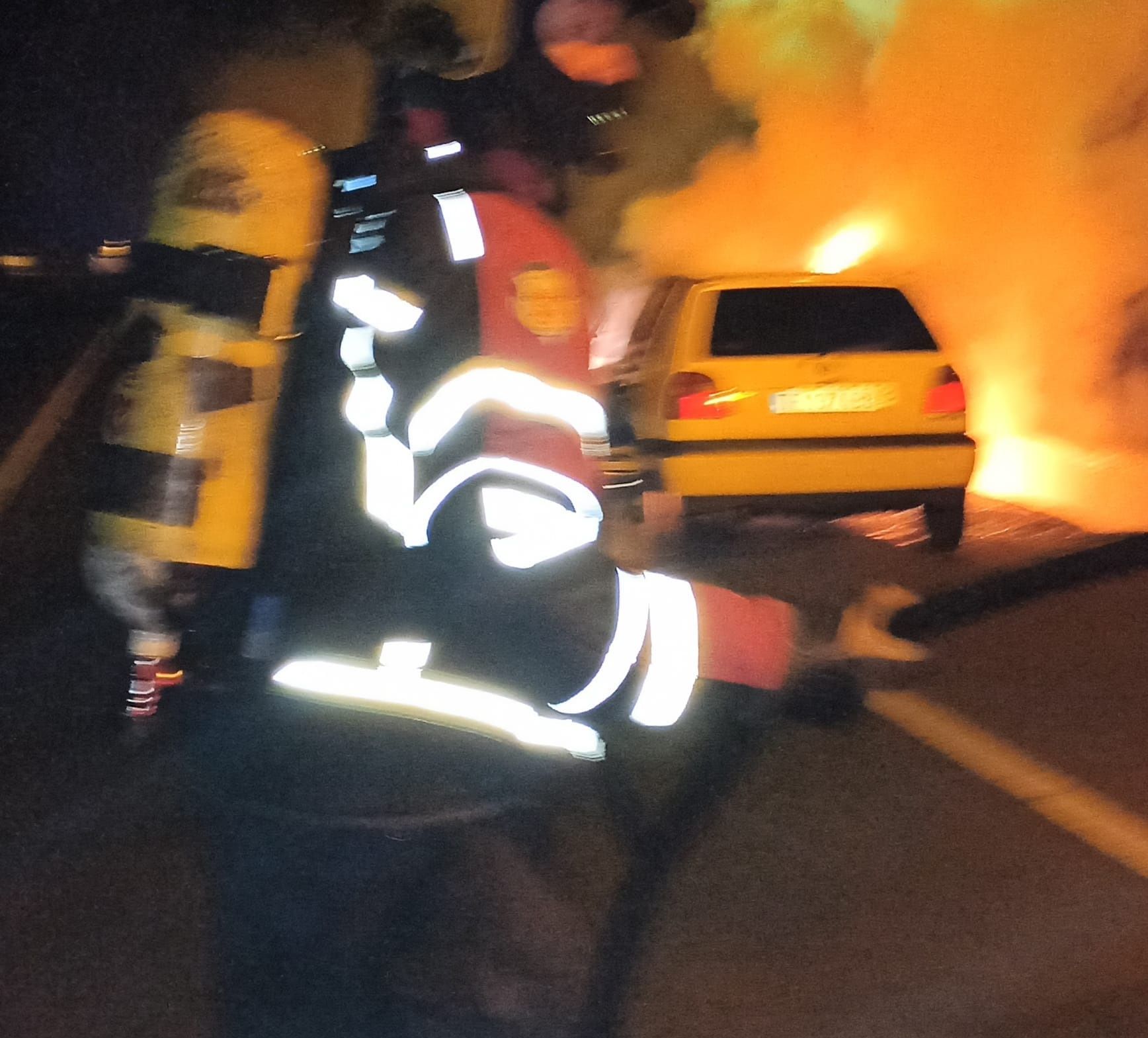 incendio de un vehiculo en san bartolome incendio de un vehiculo en san bartolome