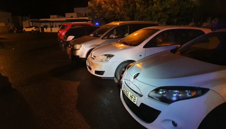 Siete coches sufrieron daños en la chapa 