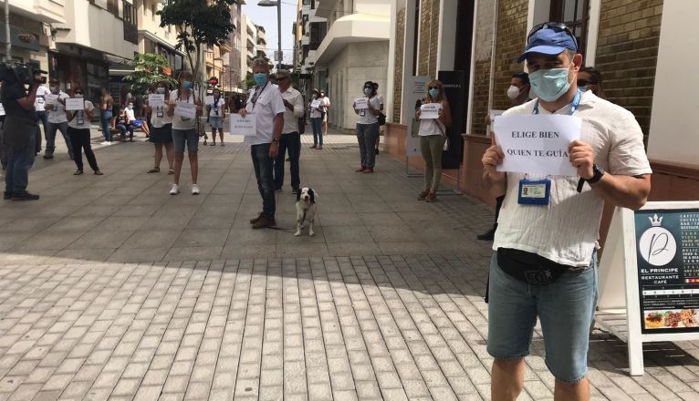 'Elije bien quien te guía' fue el lema de la concentración