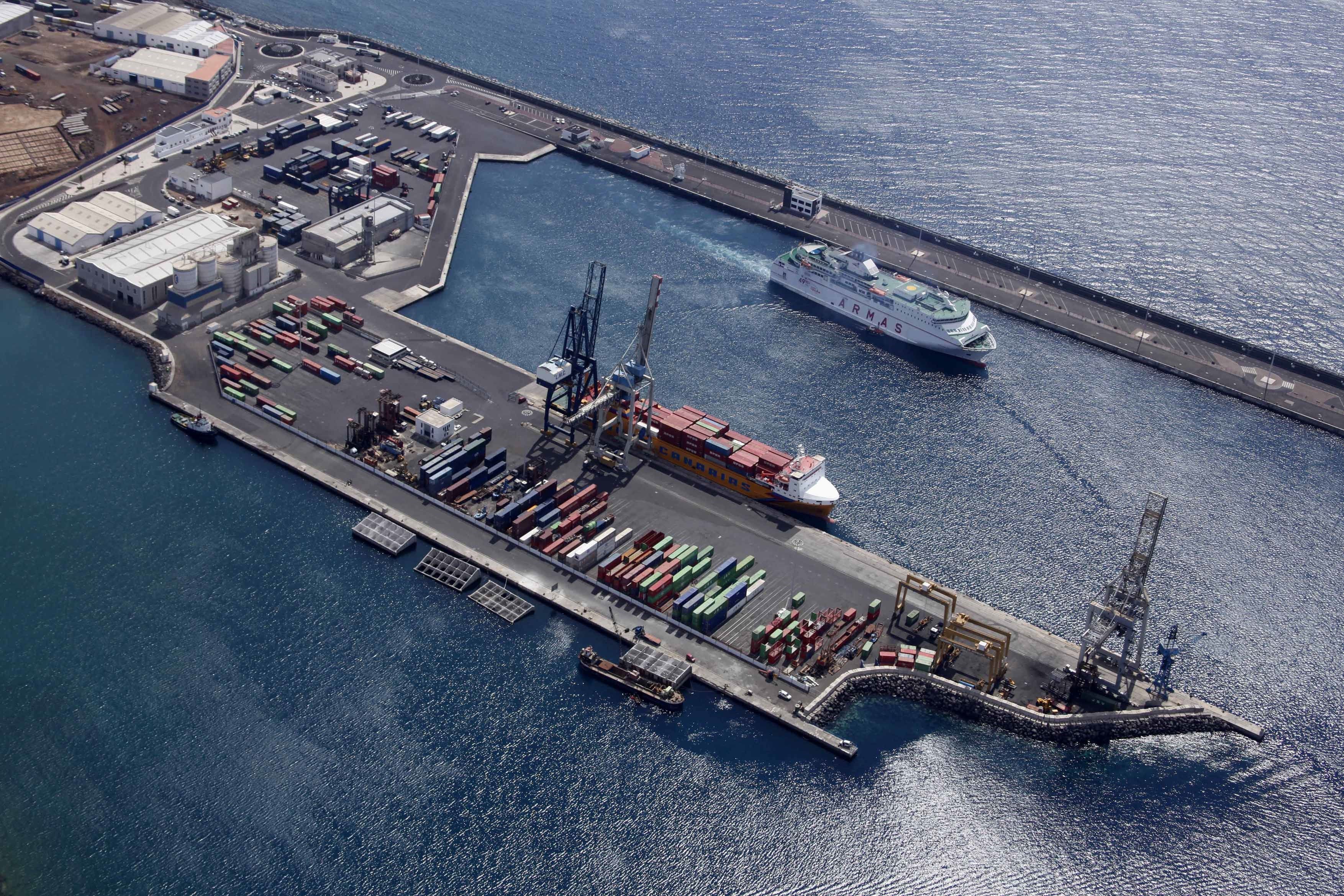 Vista aérea del puerto de Arrecife