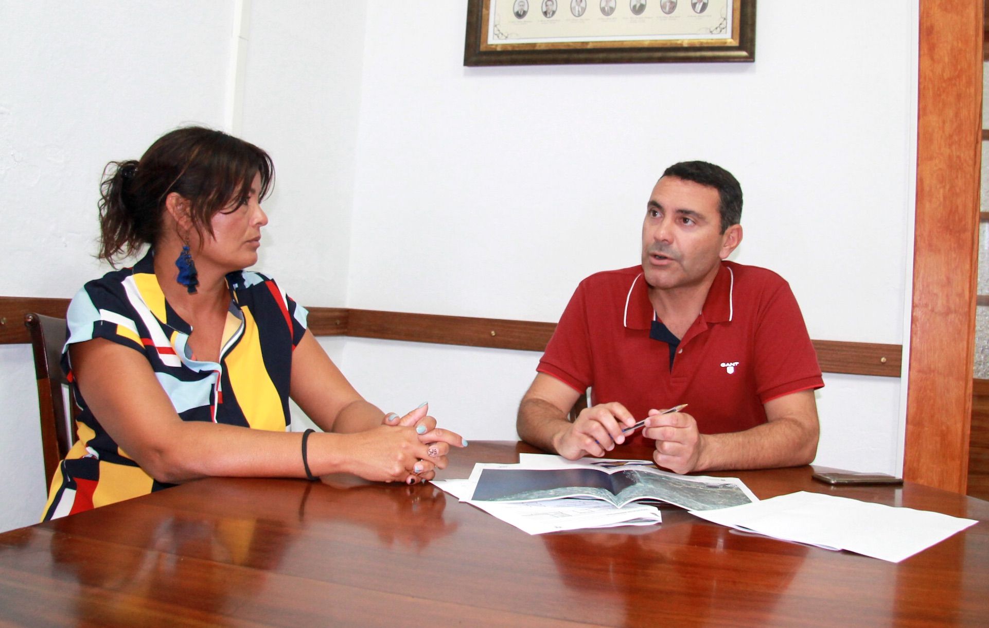 El alcalde de Teguise, Oswaldo Betancort, junto a la edil de Contratación, Olivia Duque 