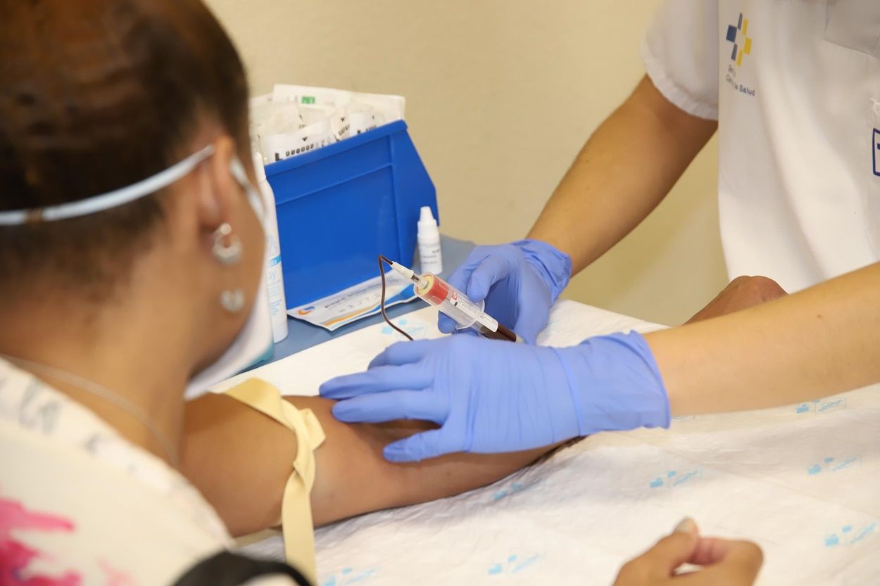 Canarias detecta 239 nuevos casos en el último día procedentes de 6.577 PCR