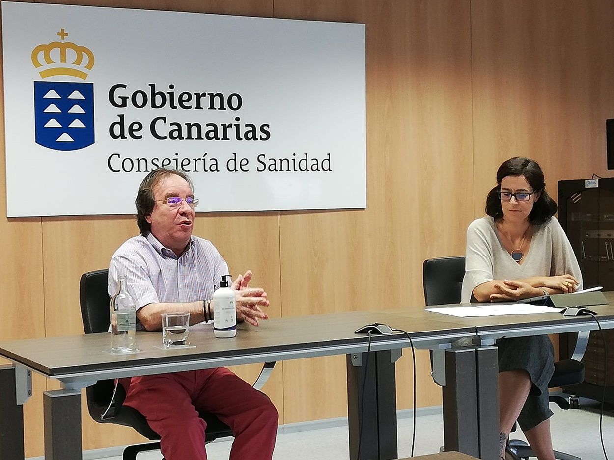 Amós García y Eva Álvarez, durante el Encuentro Digital Covid 19 Canarias