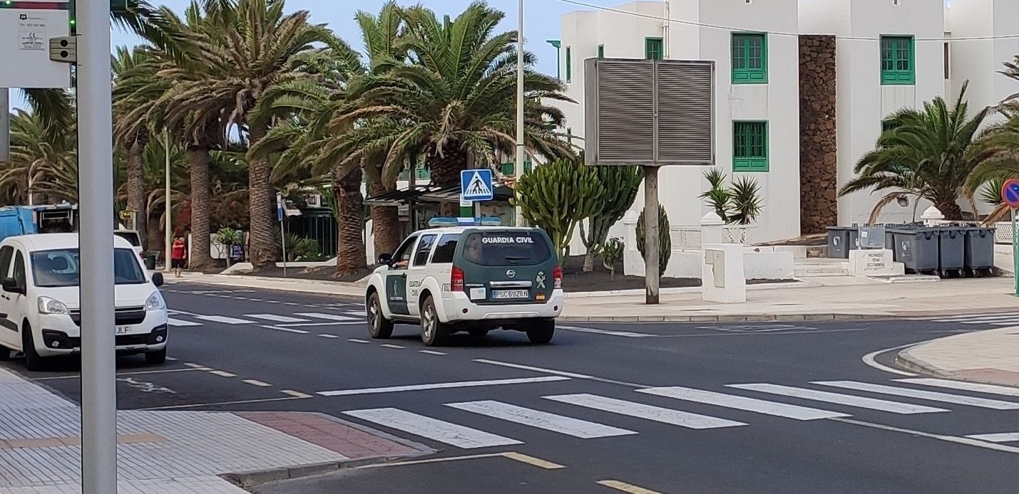Vehículo de la Guardia Civil en Costa Teguise