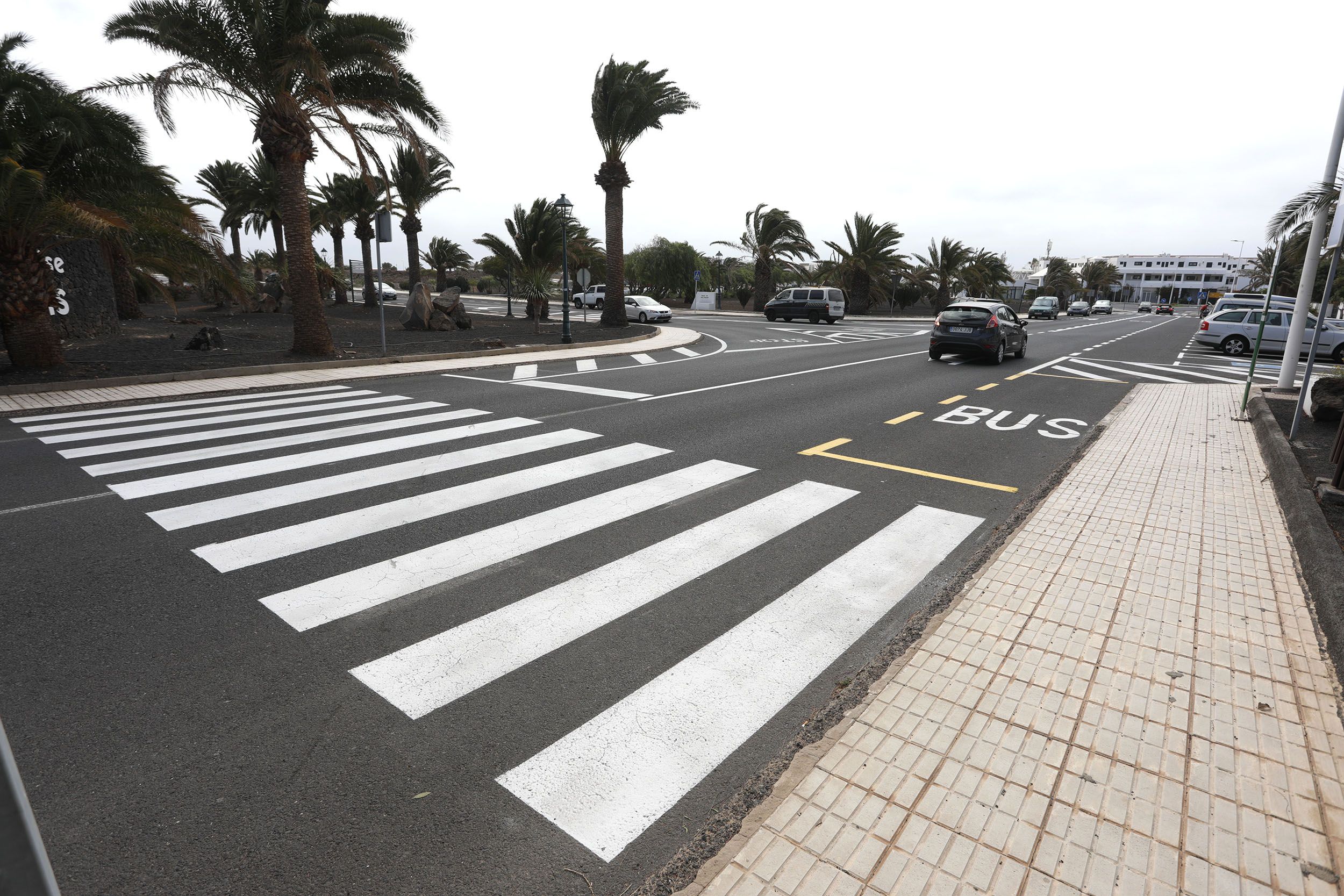 El Ayuntamiento de Teguise realiza una renovación de la señalización vial