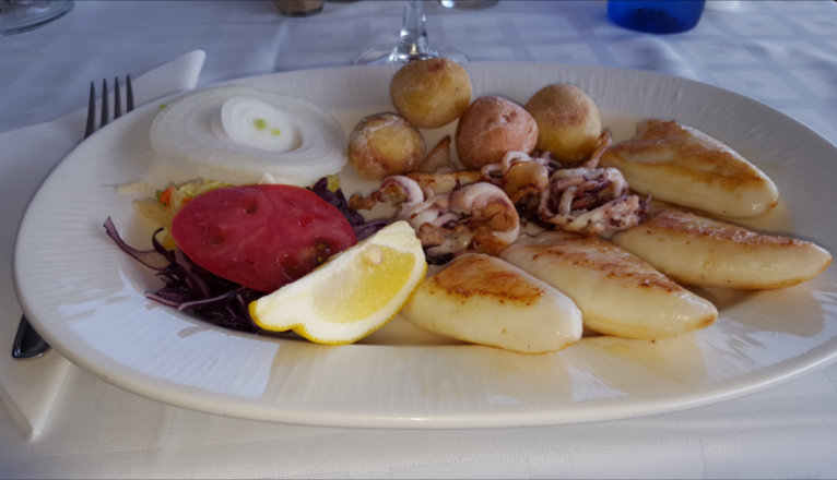 Productos frescos del mar en Restaurante Doña Lola Productos frescos del mar en Restaurante Doña Lola