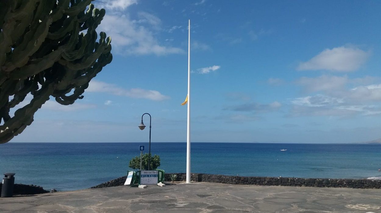 Puerto del Carmen, sin banderas azules