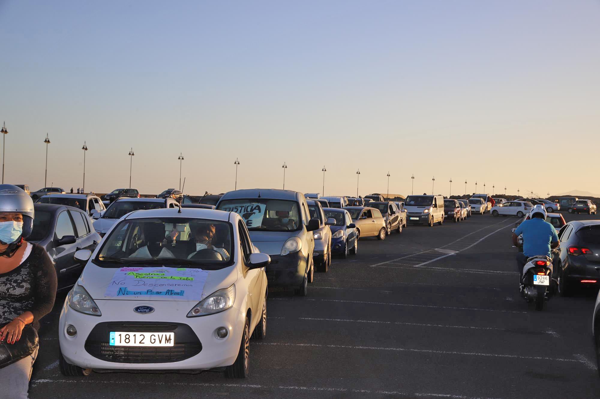 Caravana de coches por Timple