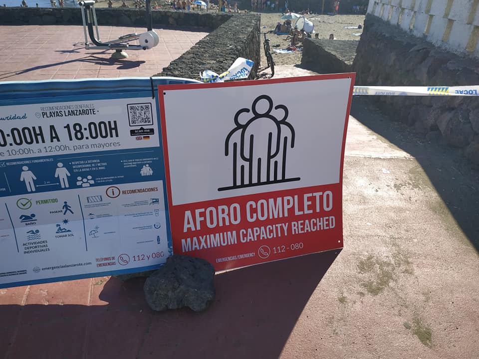 La Policía Local de Haría cierra La Garita por la excesiva afluencia de bañistas