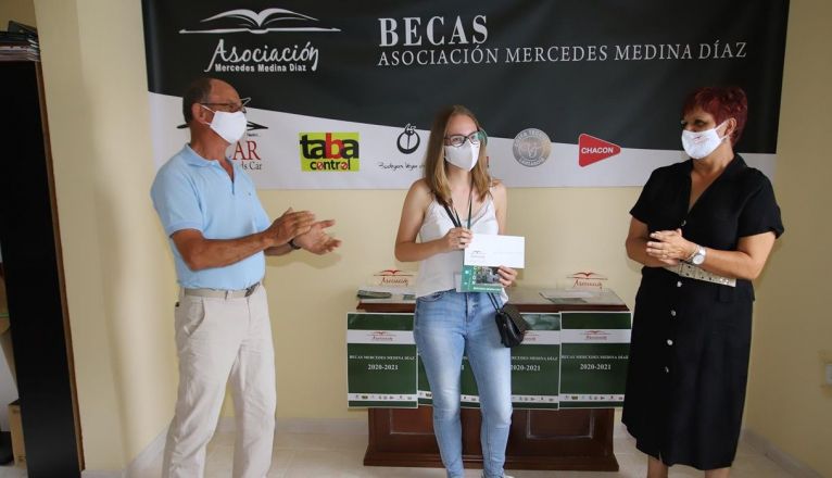 Acto de entrega de las becas de la Asociación Mercedes Medina Díaz