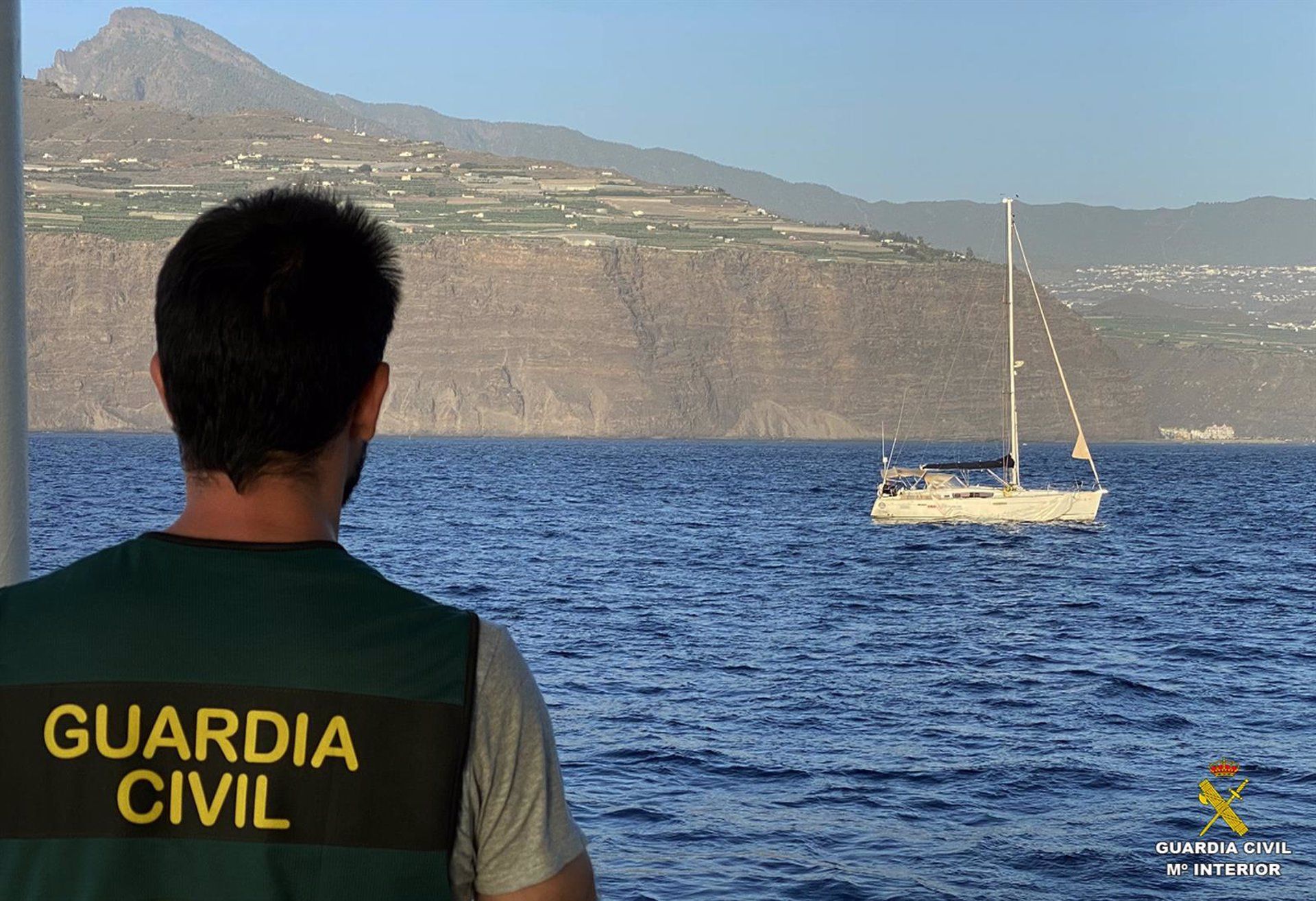 La Guardia Civil intercepta un velero con una tonelada de cocaína cerca de La Palma