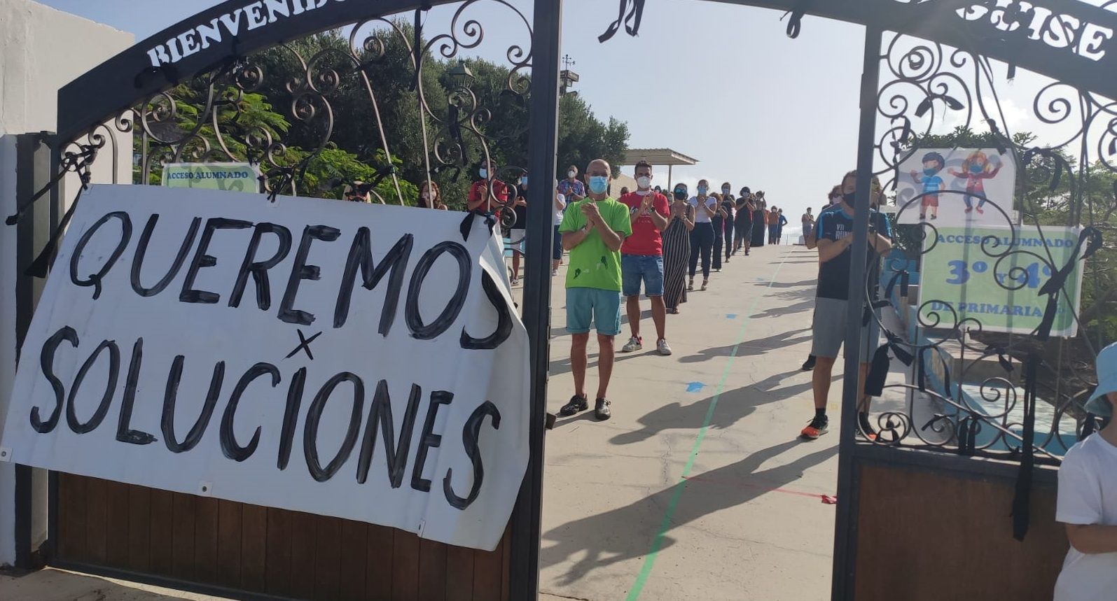 Imagen de archivo de la protesta de alumnos y padres del colegio de Costa Teguise al inicio del curso