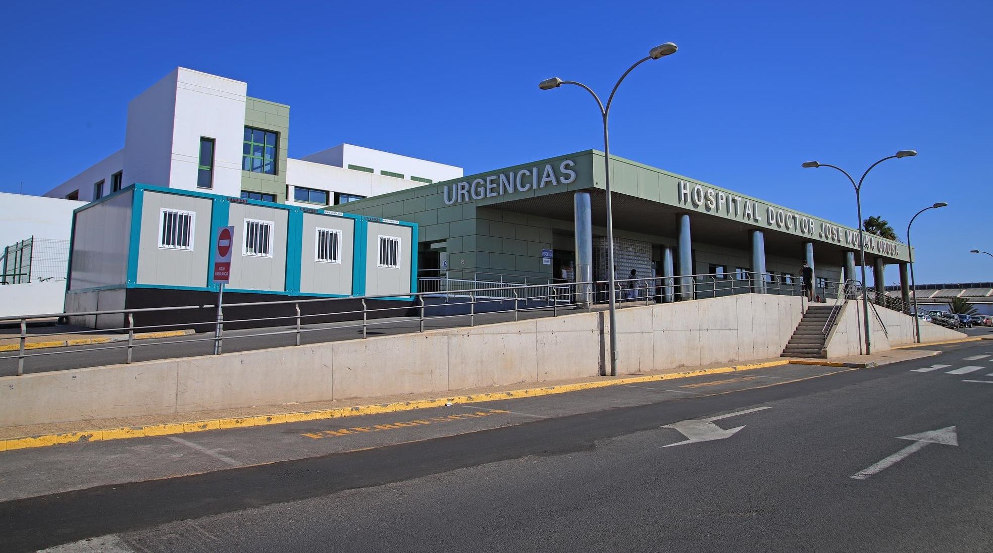 Fachada del Hospital Molina Orosa durante la crisis del coronavirus en Lanzarote