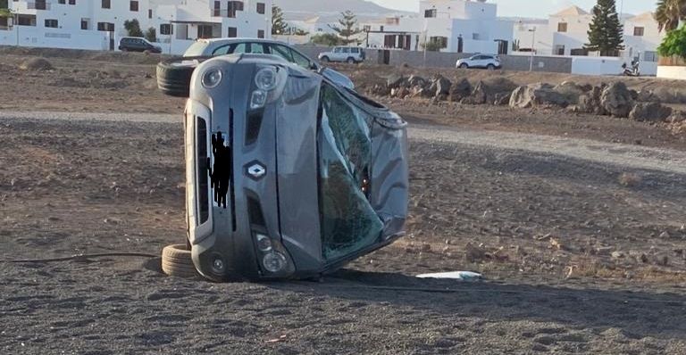 Vuelco en El Cable. (Fotos. La Voz)