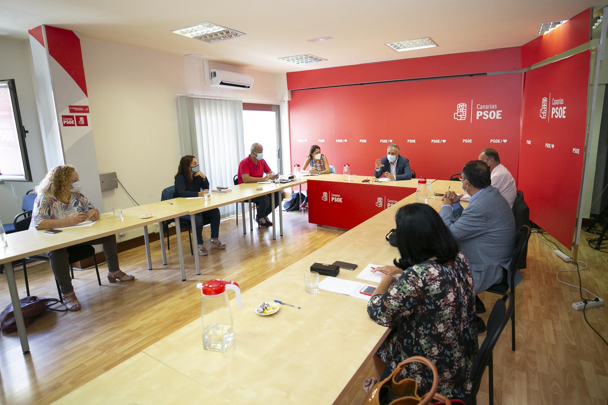 Torres y los senadores canarios del PSOE fijan la hoja de ruta para defender los intereses de las islas