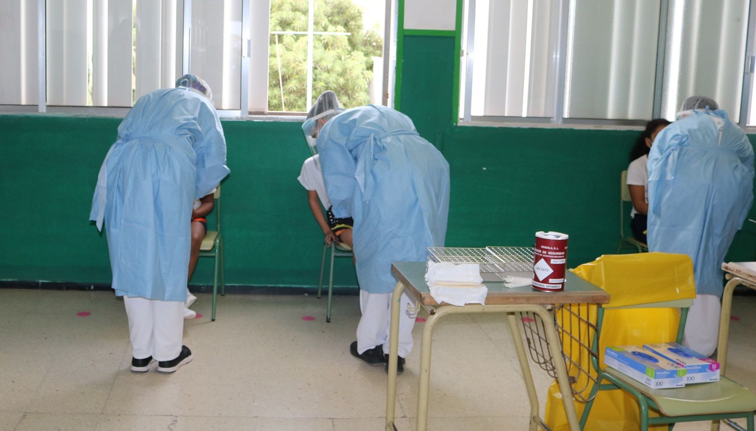 Toma de muestras a niños en los colegios de Arrecife para el cribado de coronavirus