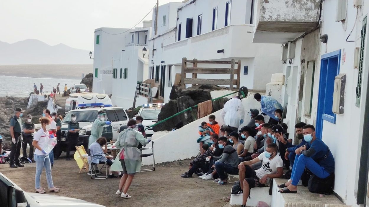 Inmigrantes llegados en patera a Caleta de Caballo