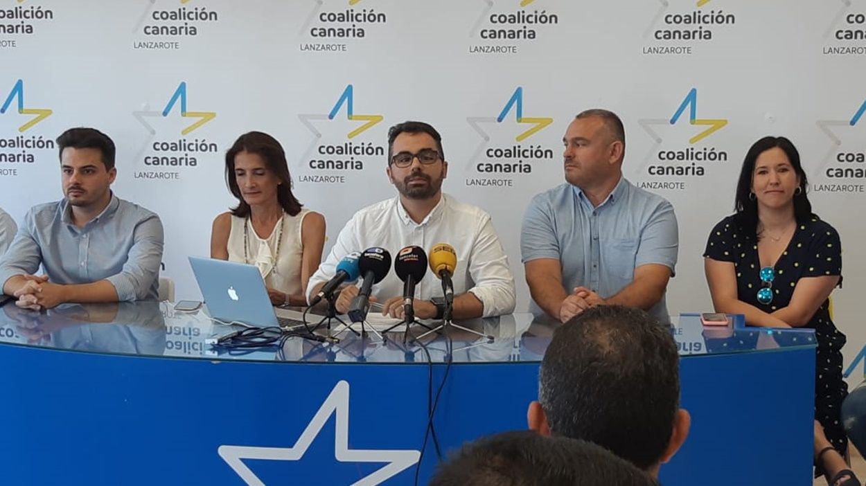 Concejales de CC en el Ayuntamiento de Arrecife en una rueda de prensa