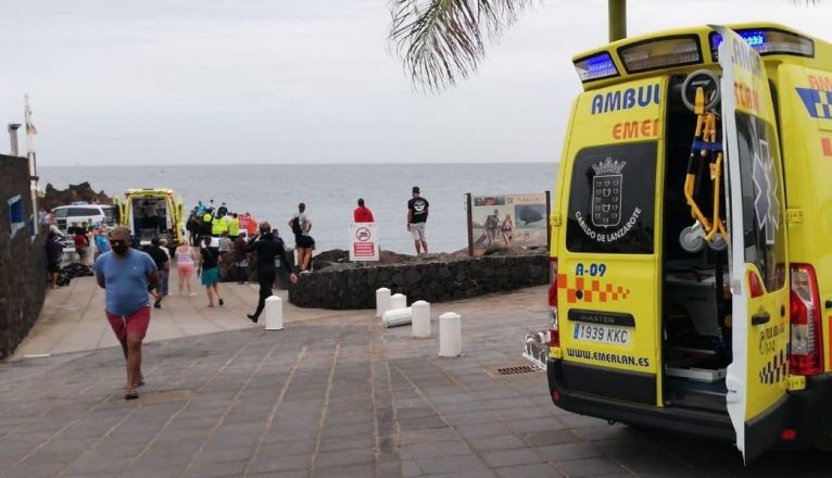 Rescate en Puerto del Carmen de un submarinista