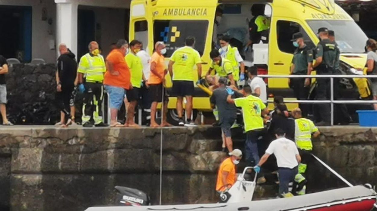 Rescate de un submarinista en Puerto del Carmen