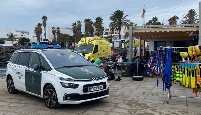 Rescate de un submarinista en Playa Chica