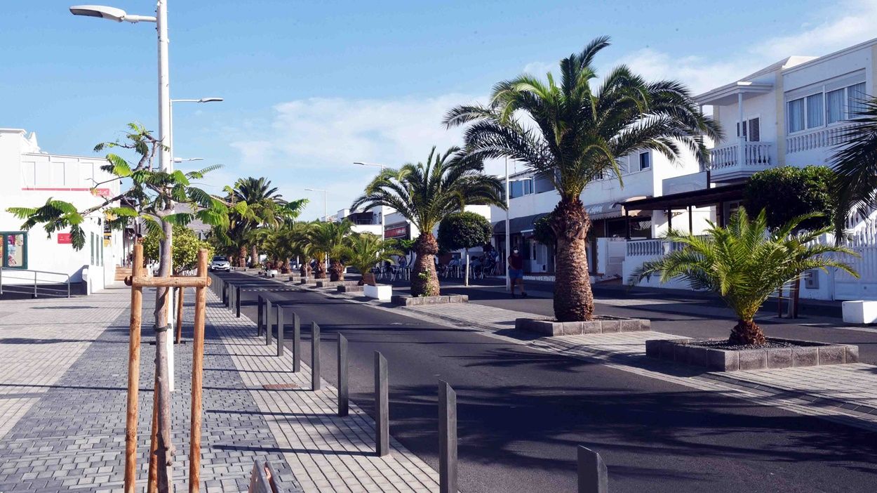 Las ayudas contribuirán a la mejora de las zonas comerciales abiertas ( en imagen ZCA de Playa Honda) Las ayudas contribuirán a la mejora de las zonas comerciales abiertas ( en imagen ZCA de Playa Honda)