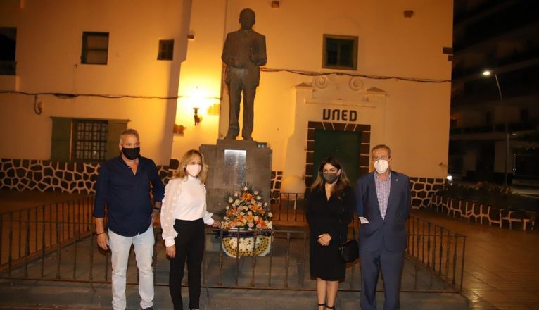 Homenaje a Blas Cabrera Felipe en Arrecife