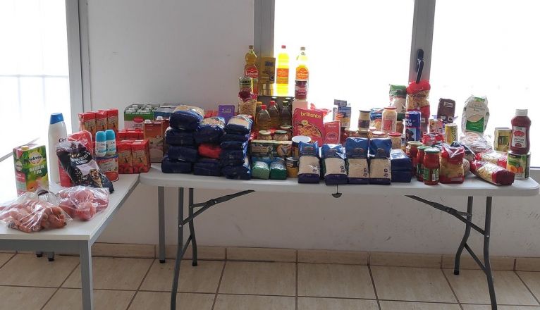 Colecta de alimentos de la Asociación Lanzarote Limpia Colecta de alimentos de la Asociación Lanzarote Limpia