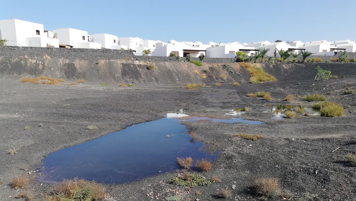 Vertidos en la urbanización El Partidor de Playa Blanca