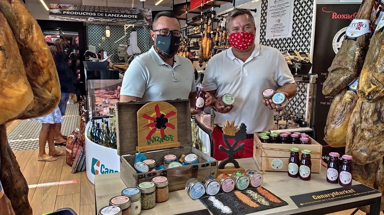 Lanzarote Natural presents its new products at the Canary Market facilities