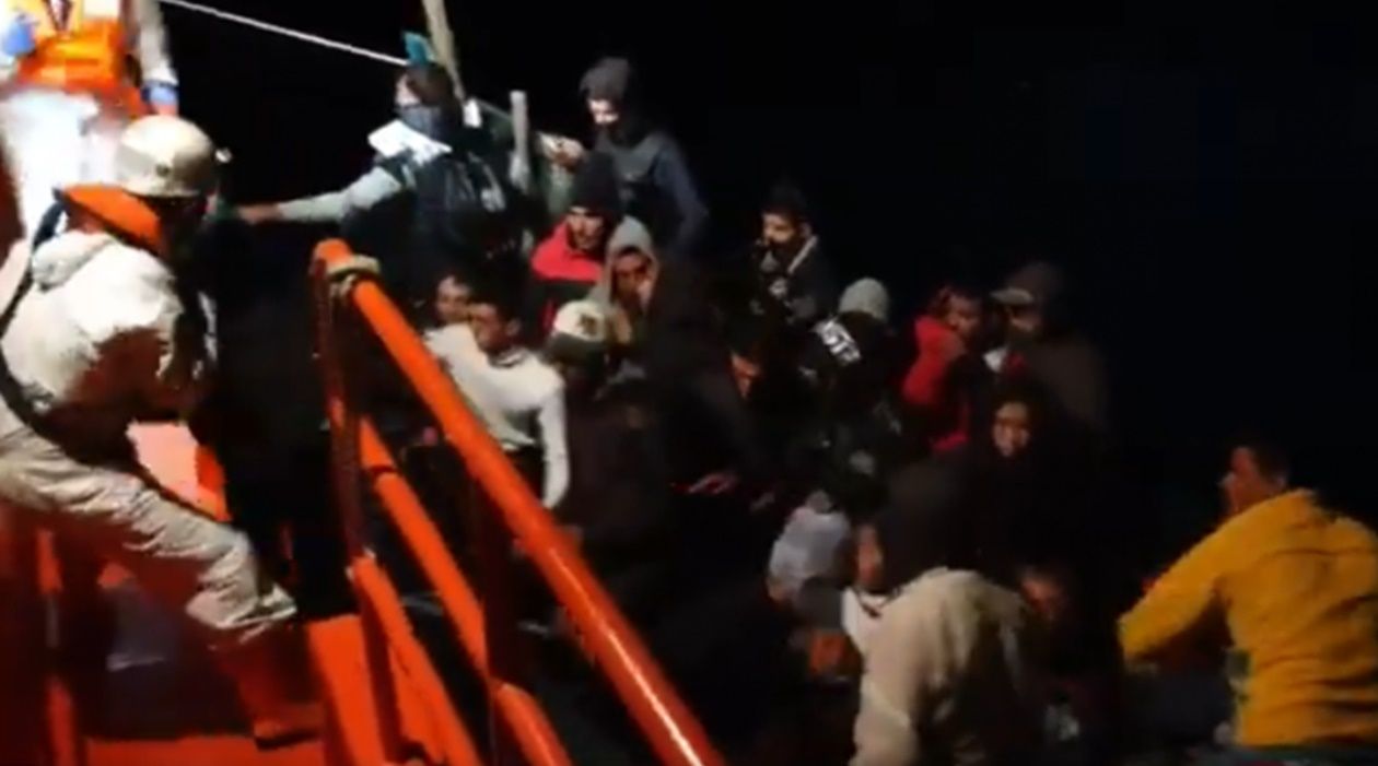 Patera rescatada por Salvamento Marítimo con 24 inmigrantes a bordo