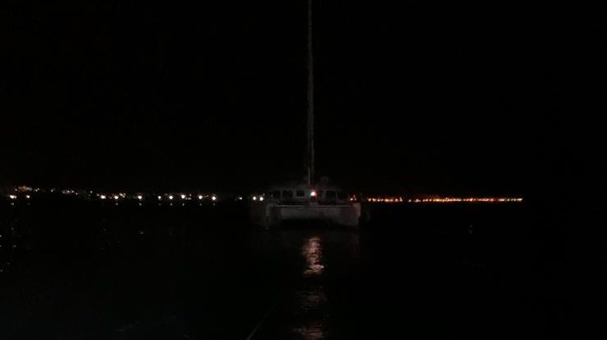 Catamarán rescatado cerca de Las Caletas