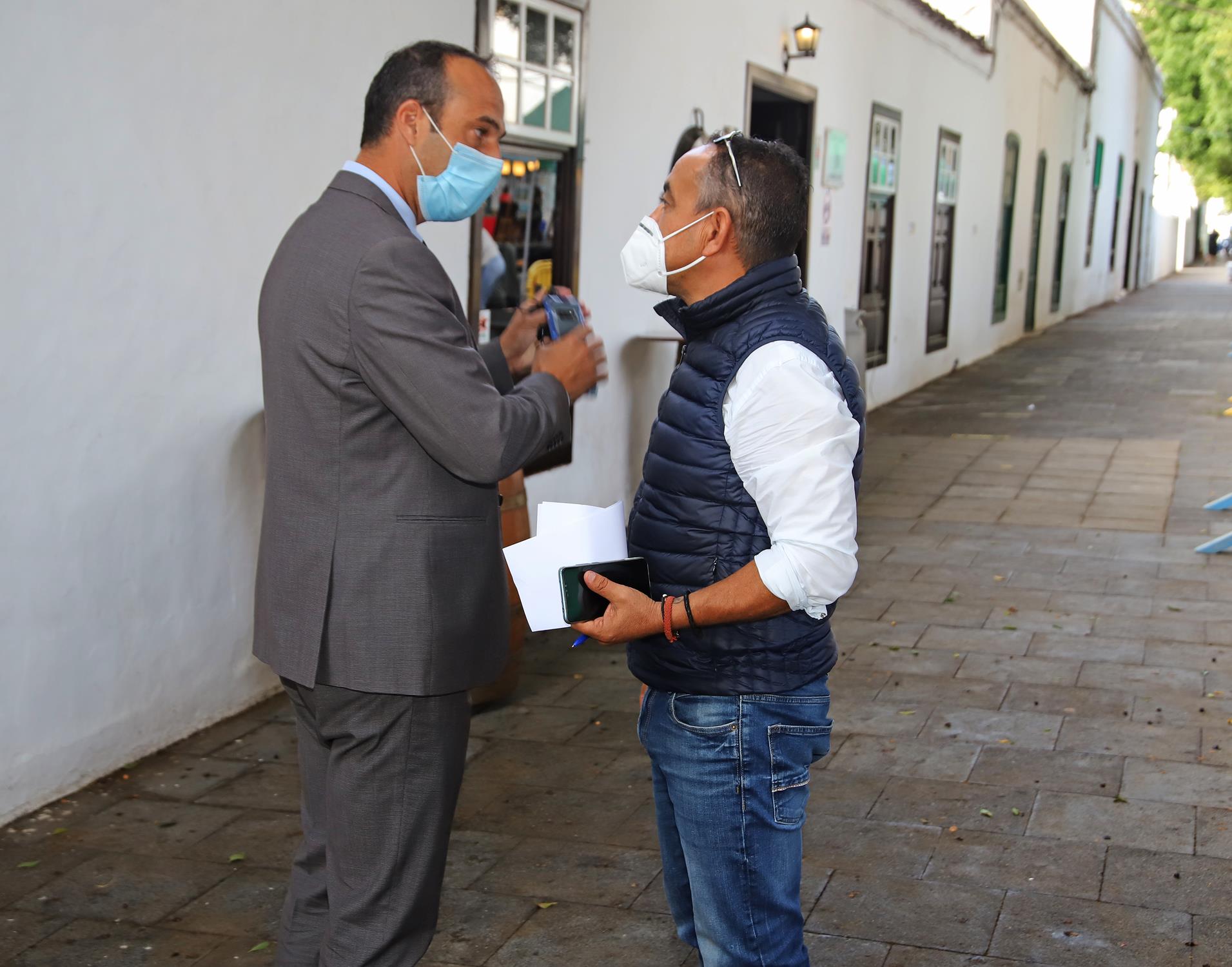 Pleno del Ayuntamiento de Haría sobre el convenio de la Cueva de Los Verdes.