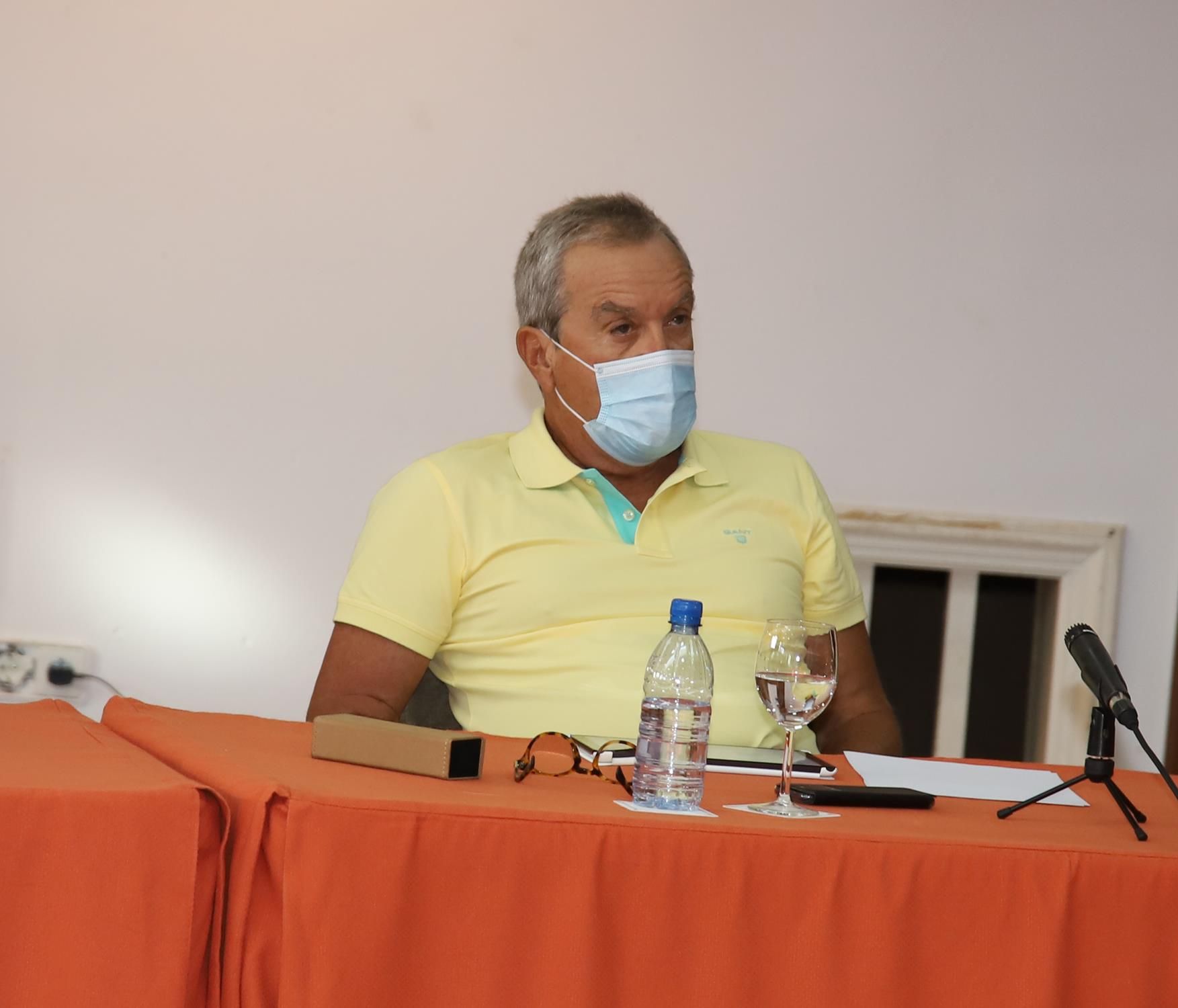 Pleno del Ayuntamiento de Haría sobre el convenio de la Cueva de Los Verdes.