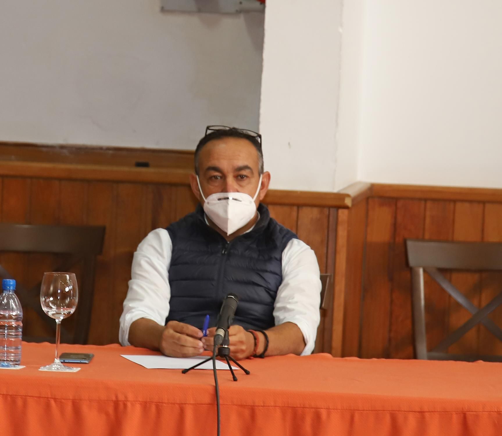 Pleno del Ayuntamiento de Haría sobre el convenio de la Cueva de Los Verdes.