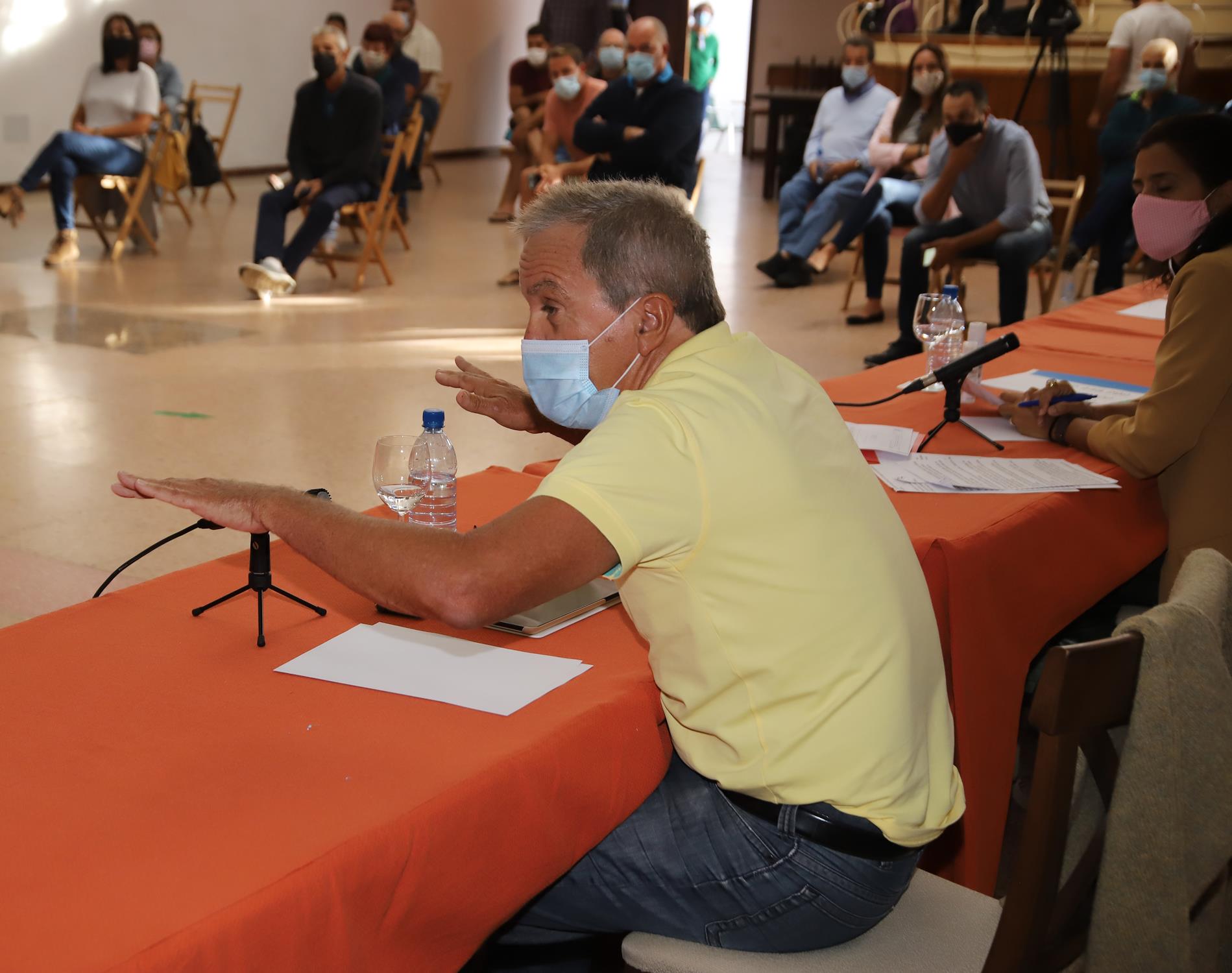 Pleno del Ayuntamiento de Haría sobre el convenio de la Cueva de Los Verdes.