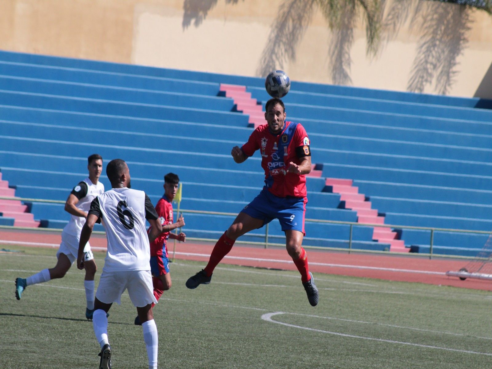 A la UD Lanzarote se le escapa la victoria en los  últimos cinco minutos (1-2)