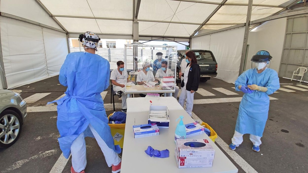 Personal sanitario en el Auto Covid de Arrecife Personal sanitario en el Auto Covid de Arrecife