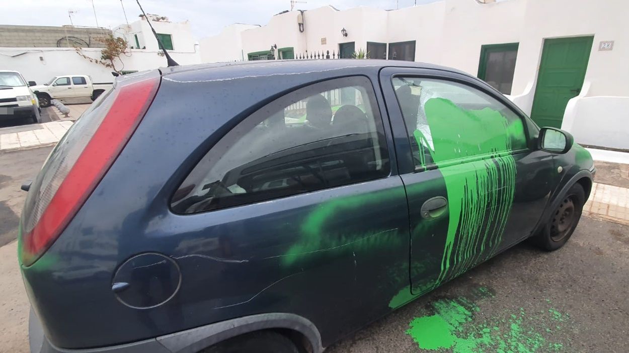 Acto vandálico contra el coche de la pareja de Amado Vizcaíno