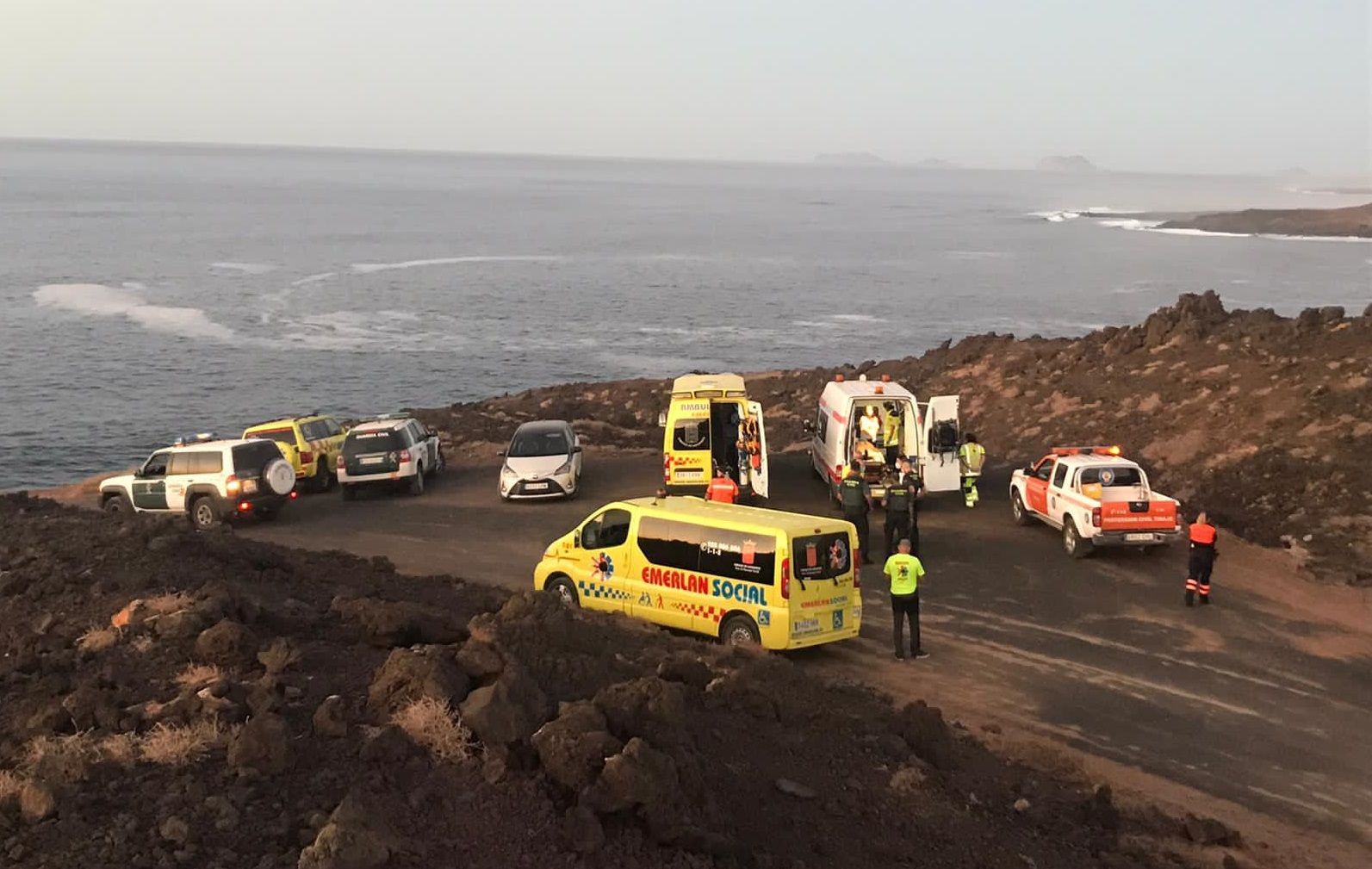 Rescate en la costa de Tinajo