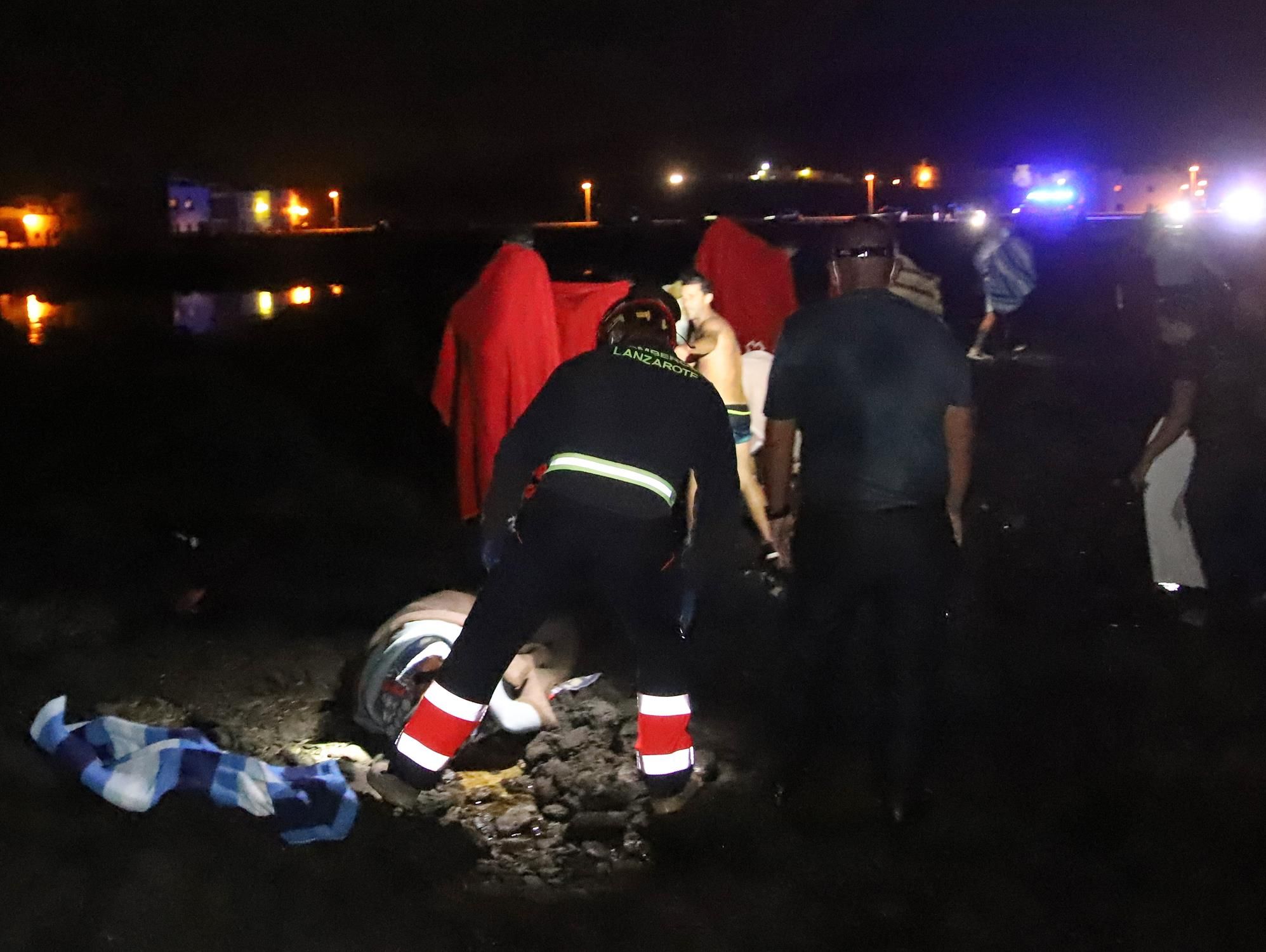 Rescate de inmigrantes en Órzola. Fotos: Sergio Betancort