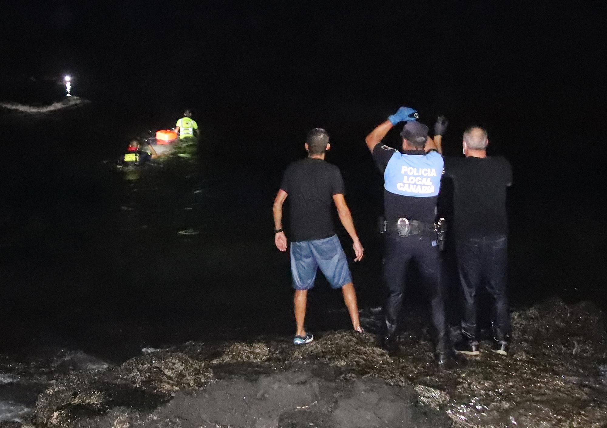 Rescate de inmigrantes en Órzola. Fotos: Sergio Betancort