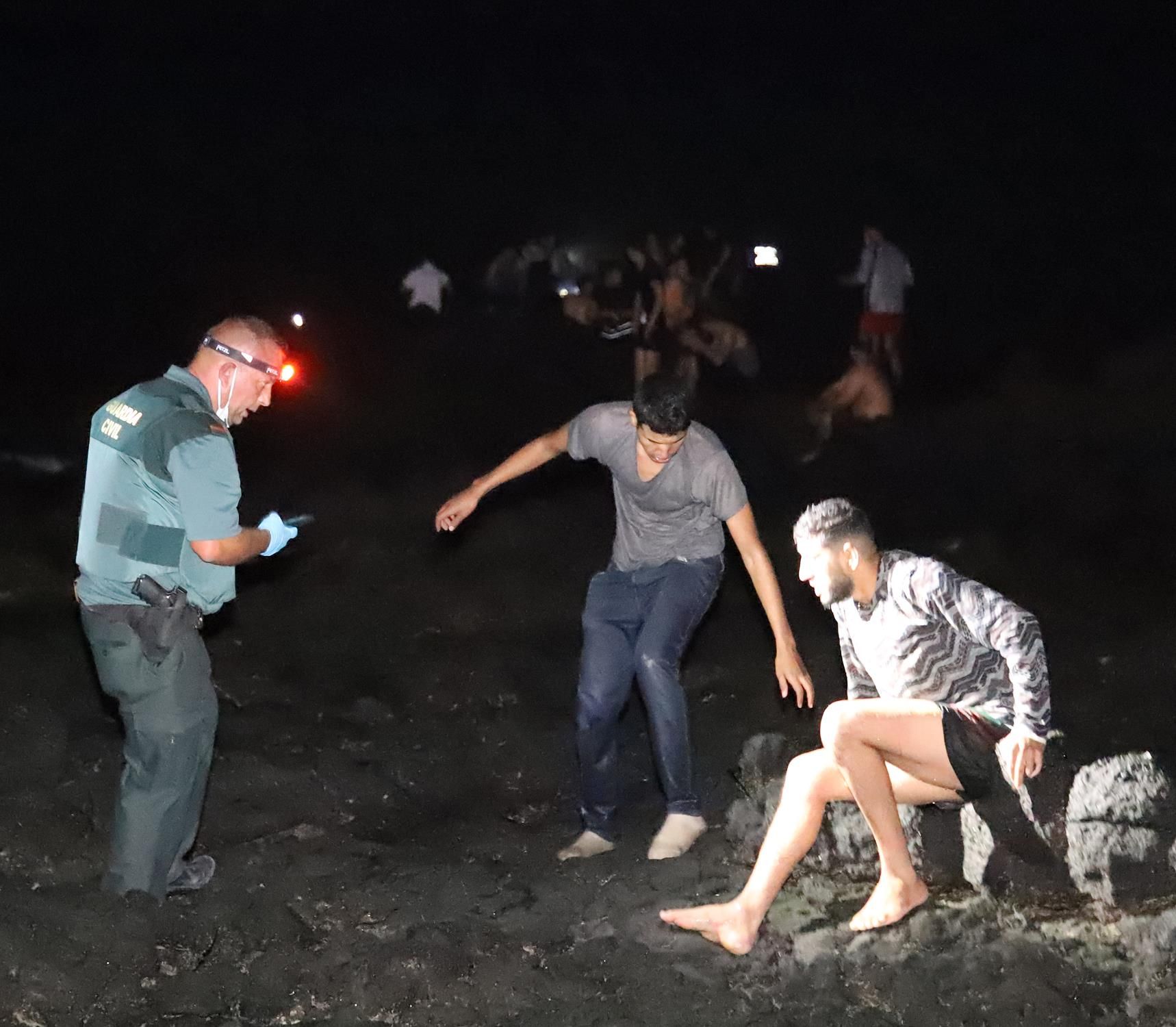 Rescate de inmigrantes en Órzola. Fotos: Sergio Betancort