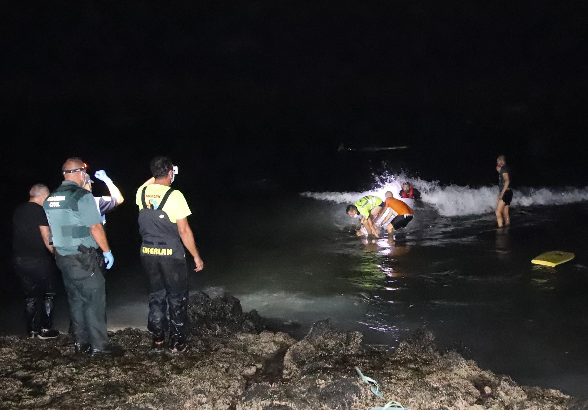 Rescate de inmigrantes en Órzola. Fotos: Sergio Betancort