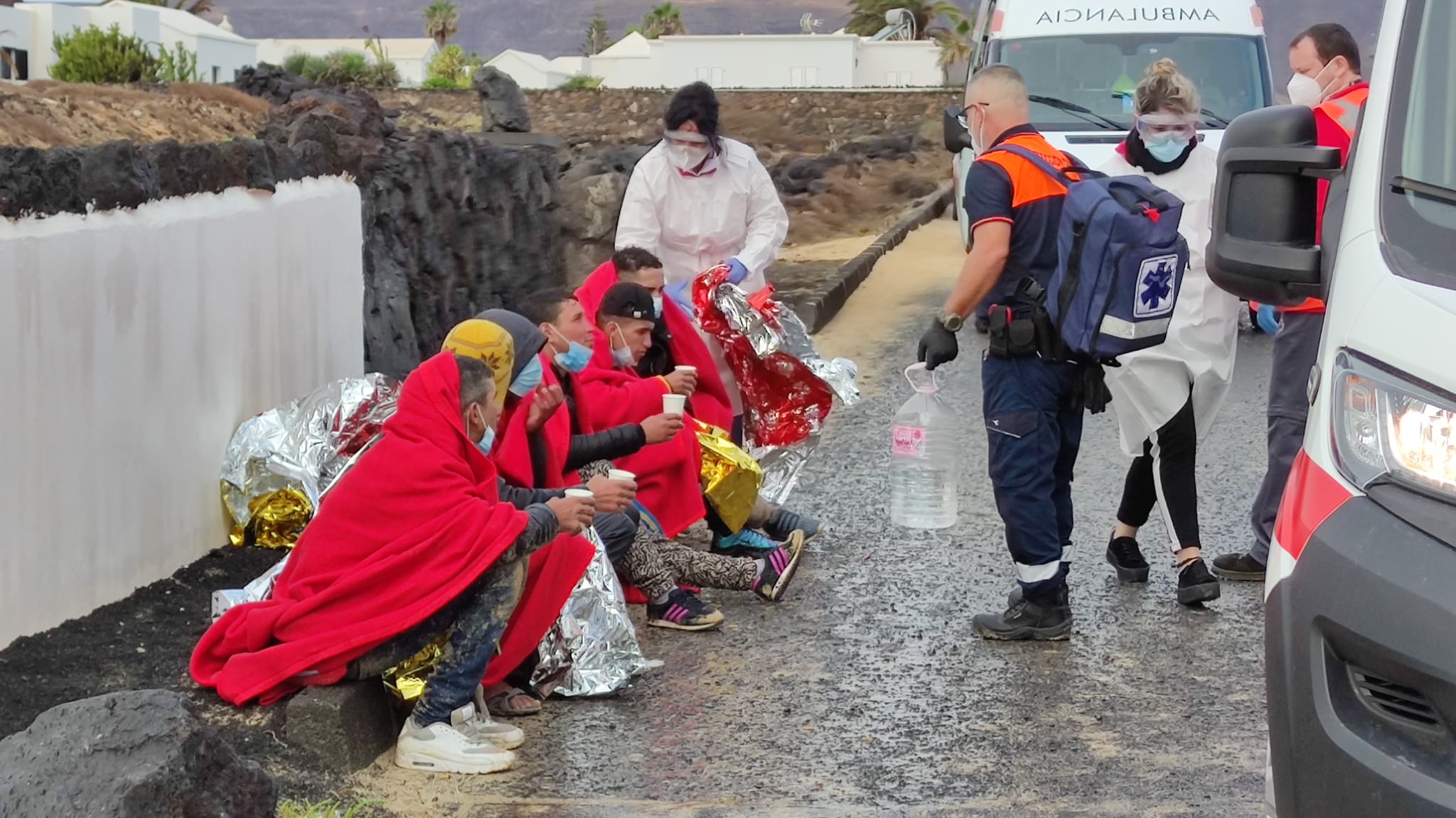 LLega una patera al Charco del Palo. Fotos: Sergio Betancort