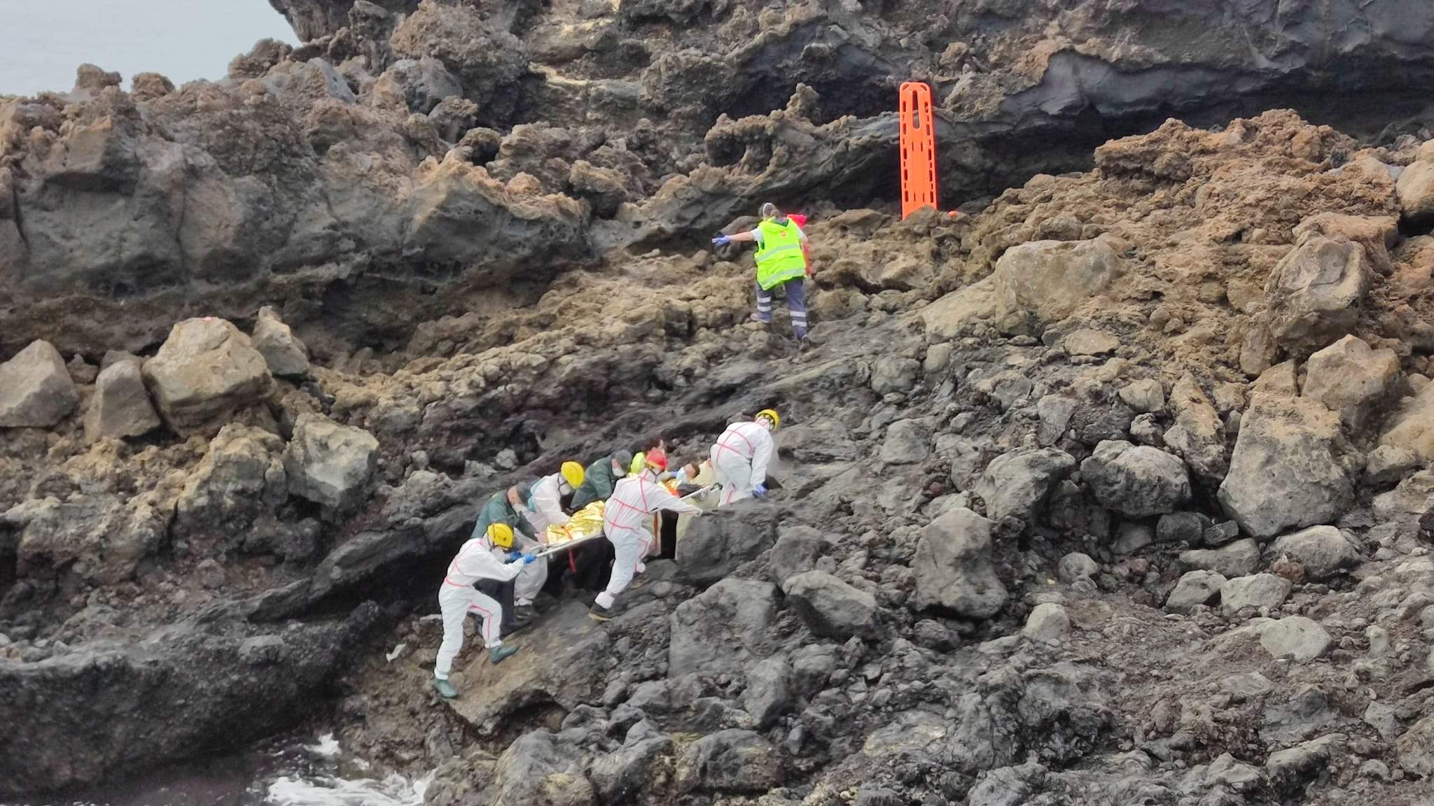LLega una patera al Charco del Palo. Fotos: Sergio Betancort