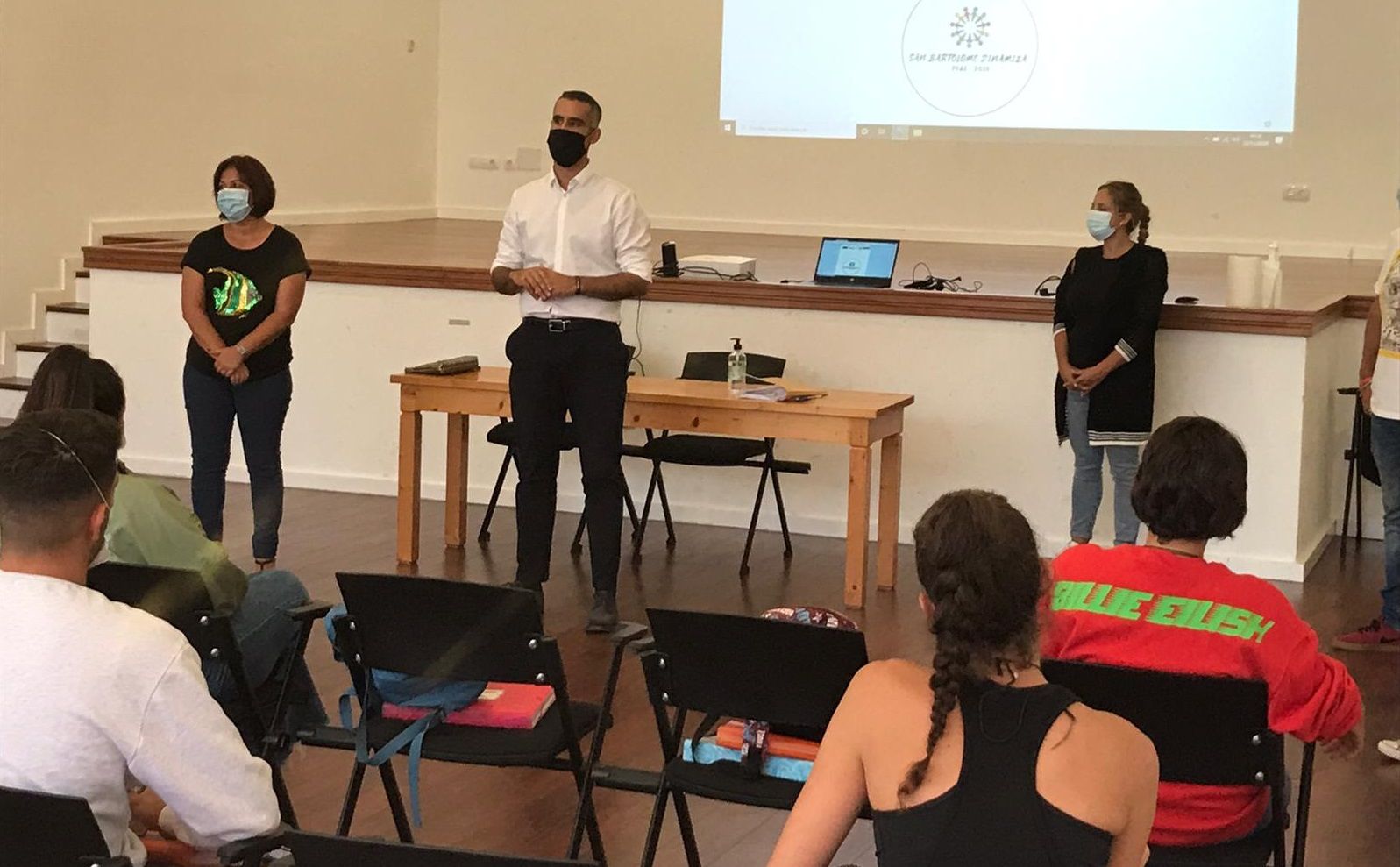 El alcalde de San Bartolomé presenta el nuevo plan de formación para jóvenes